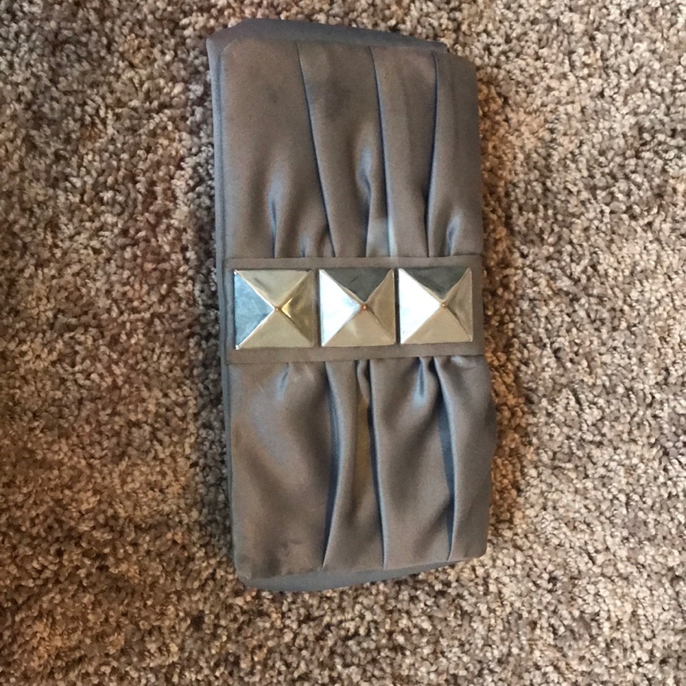 Gray Clutch - Picture 1 of 2